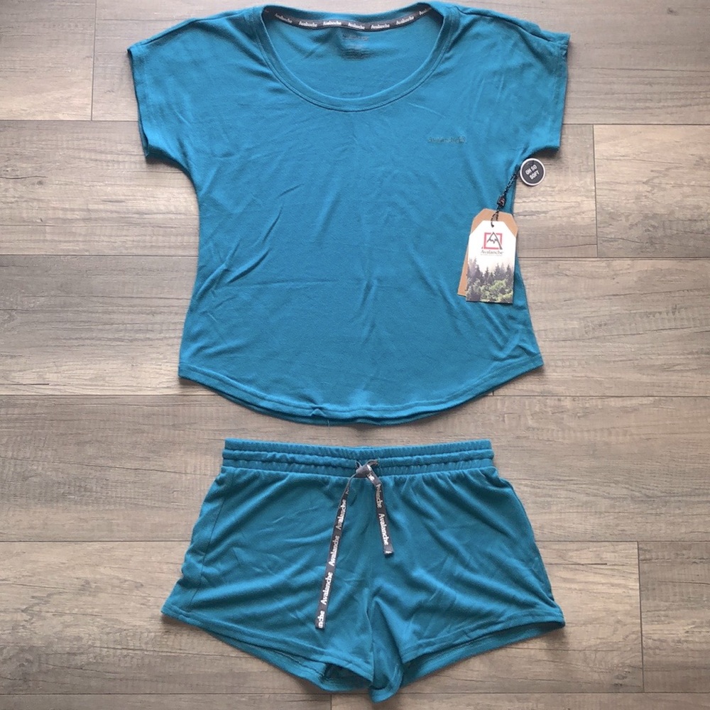 Avalanche blue-ish lounge set, size M.